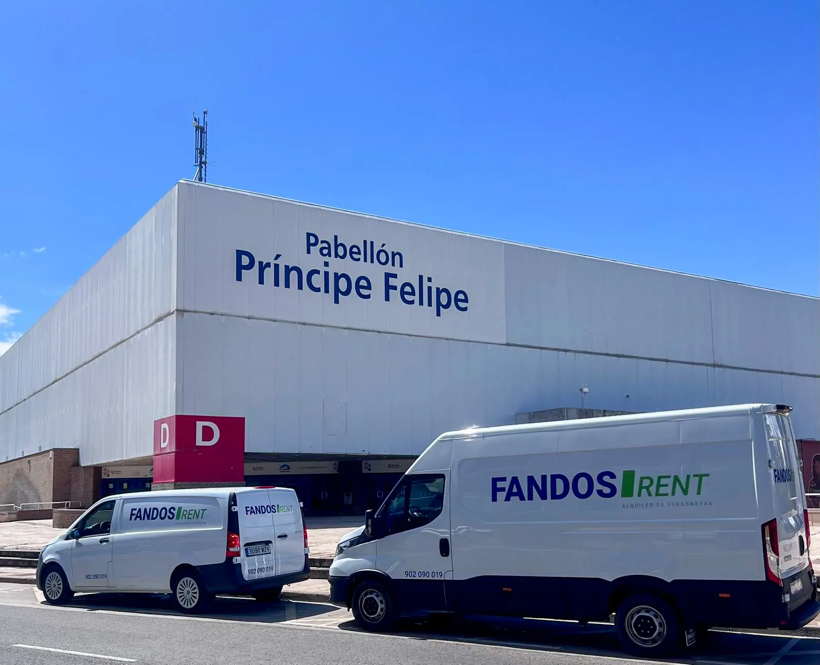 Alquiler furgoneta para eventos y logística FANDOS Rent