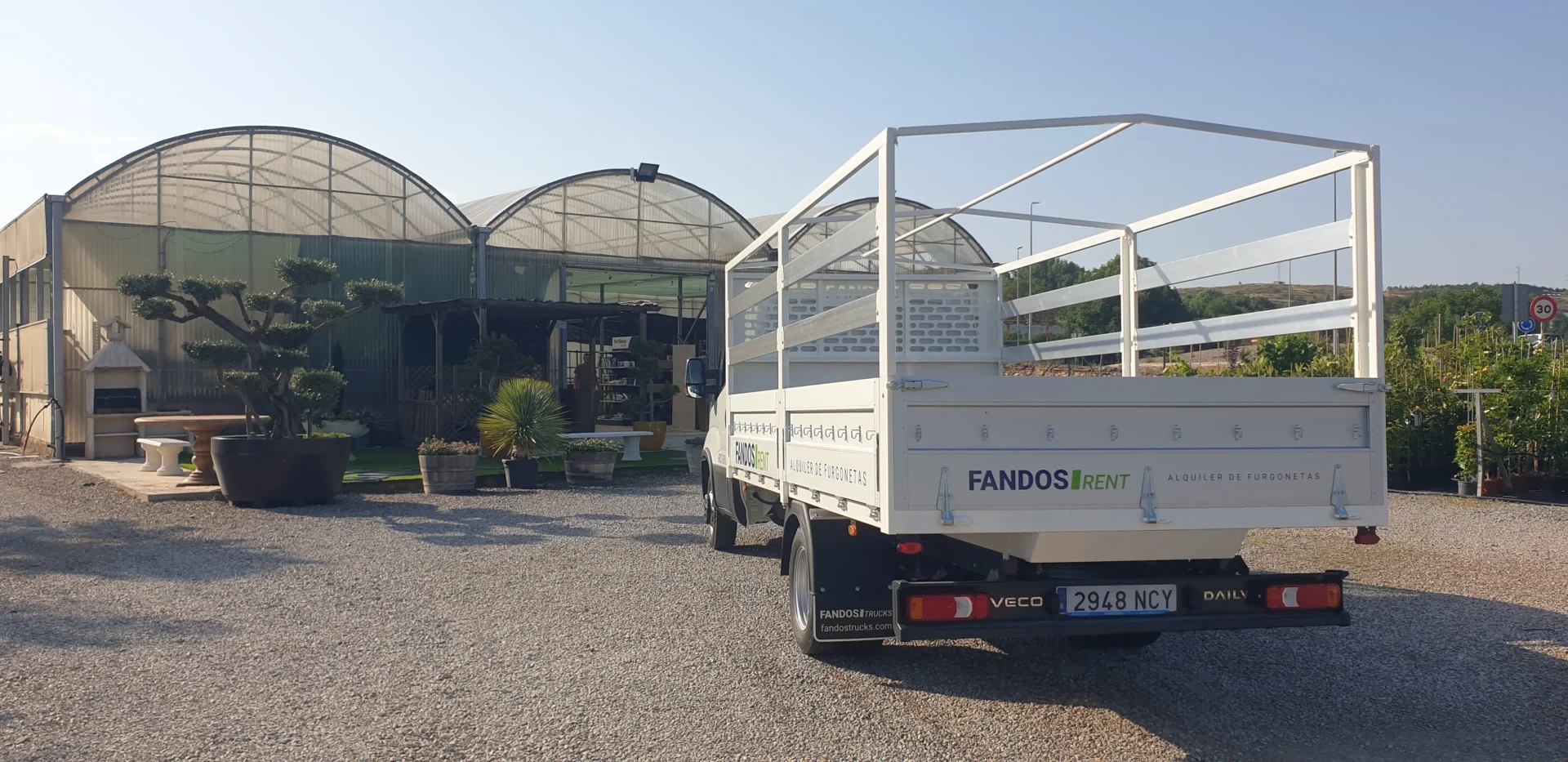 FANDOS Rent: furgoneta con caja frutera