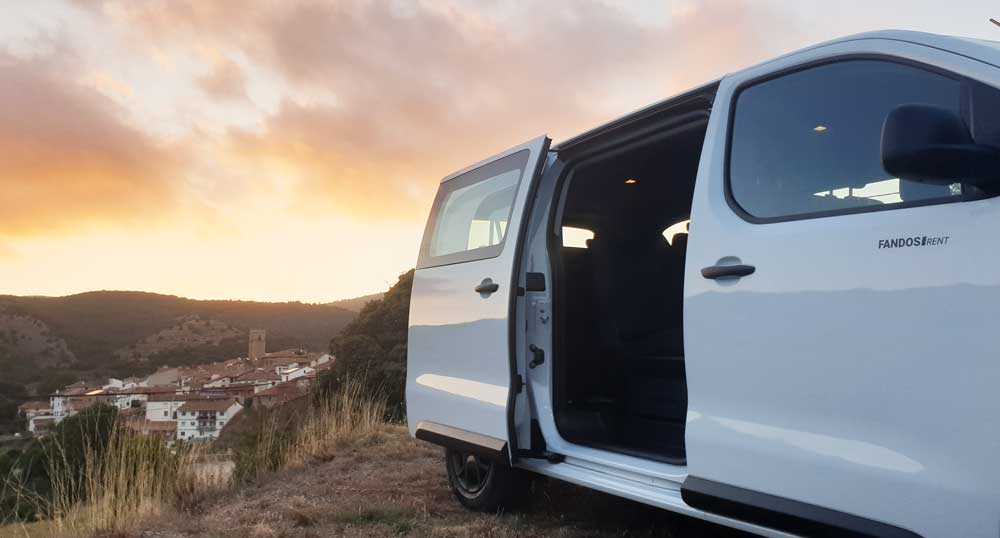 Lateral abierto de Opel vivaro 9 plazas