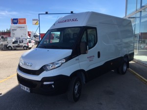 Entrega de furgón nuevo IVECO 50C15V de 12m3 para Nalico.