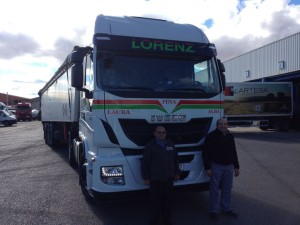 Entrega de cabeza tractora nueva IVECO AS440S50TP para La Mata de los Olmos de Teruel.