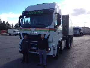 Entrega de cabeza tractora nueva IVECO AS440S50TP para La Mata de los Olmos de Teruel.