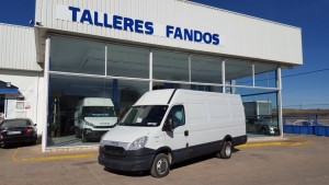 Entrega de furgón de ocasión IVECO 35C13V de 15m3 con doble rueda en eje trasero que se va a Alcañiz.