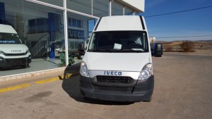 Entrega de furgón de ocasión IVECO 35C13V de 15m3 con doble rueda en eje trasero que se va a Alcañiz.