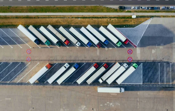 El papel clave de los vehículos industriales en el transporte y la logística en España