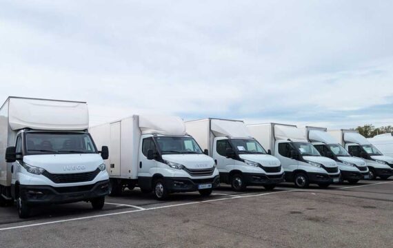 Furgonetas carrozadas de ocasión: precios, tipos y cuál necesitas según tu negocio